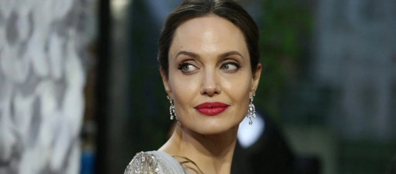 Angelina Jolie: Η επανασύνδεση με τον Johnny Lee Miller μετά από δύο δεκαετίες (βίντεο-φωτο)